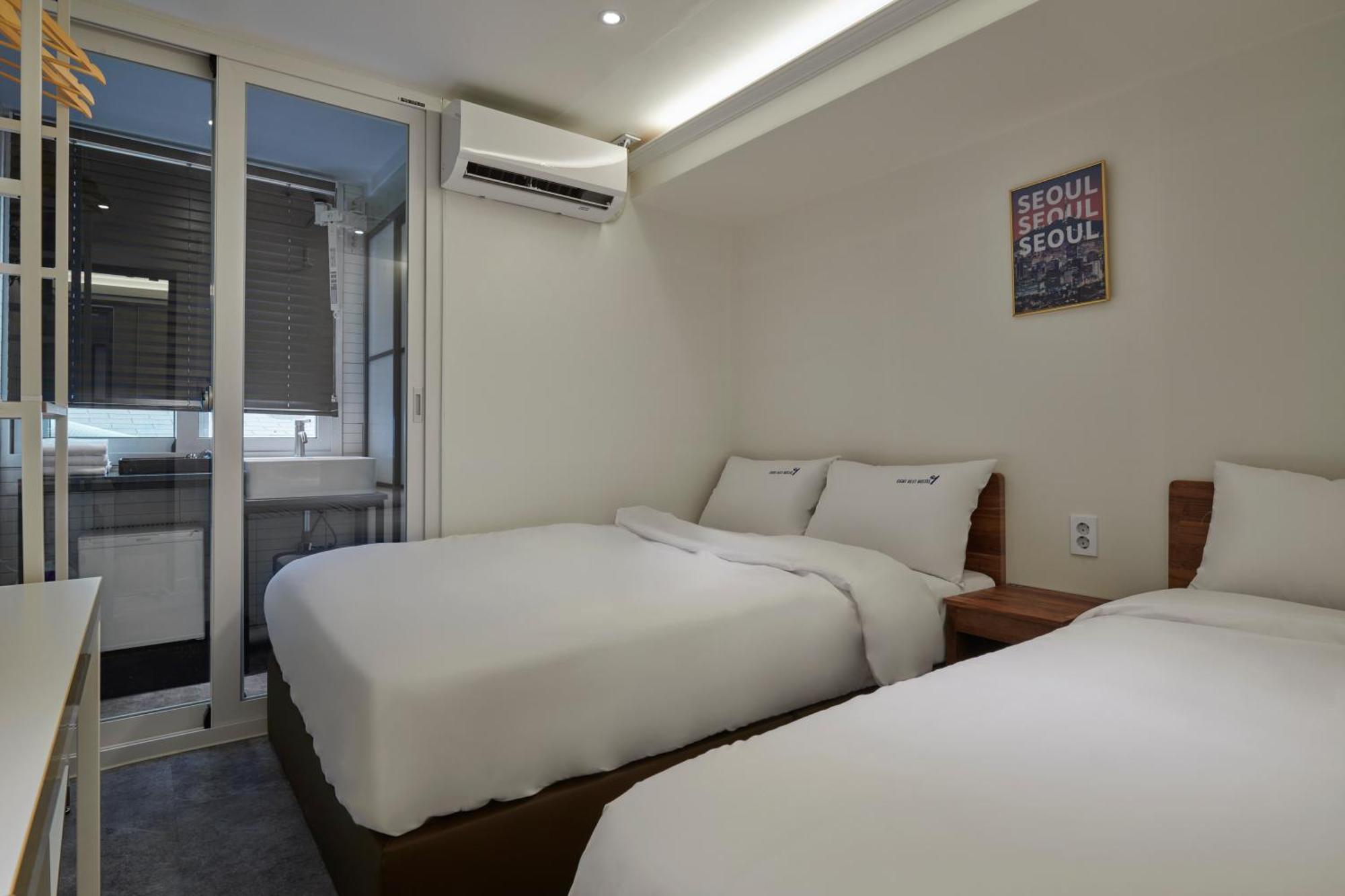 Eight Rest Hostel Myeongdong Seoul Ngoại thất bức ảnh