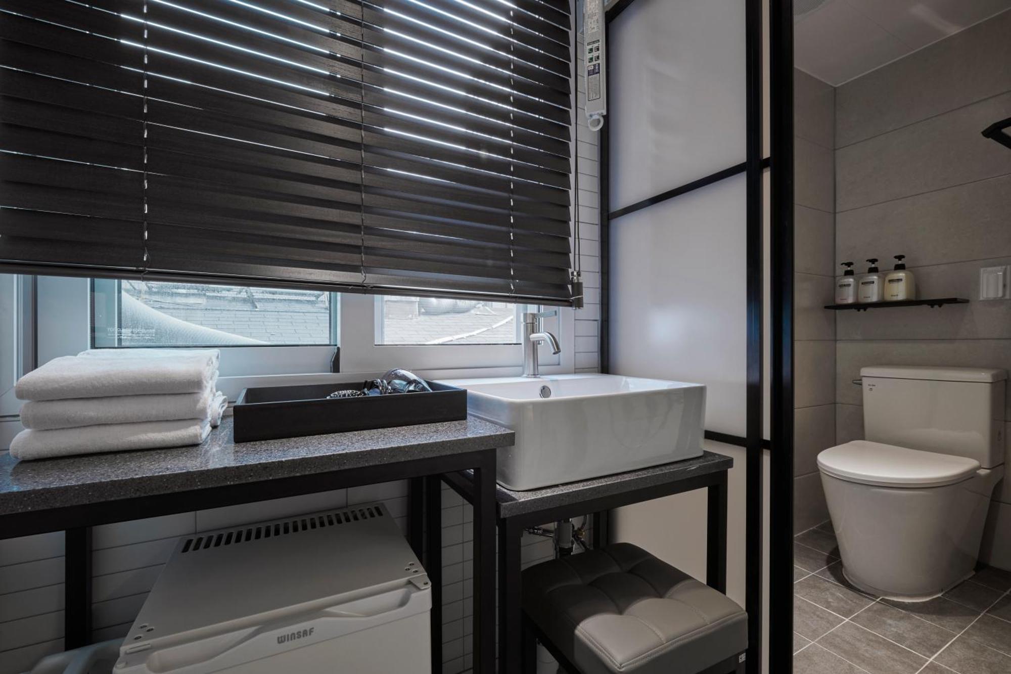Eight Rest Hostel Myeongdong Seoul Ngoại thất bức ảnh